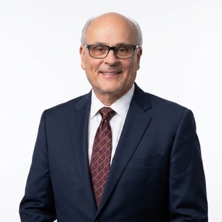Portrait of Dr. Jovan Gvozden, DMD, general dentist at Bien Dental